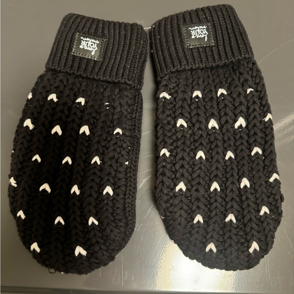 Love Your Melon Fair Isle heart mittens NWT